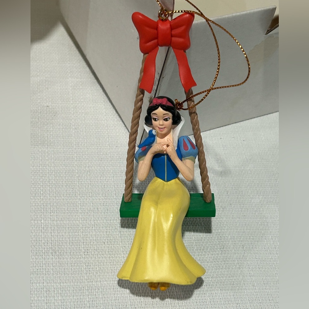 Vintage Disney Snow White Ornament Grolier’s Christmas Magic